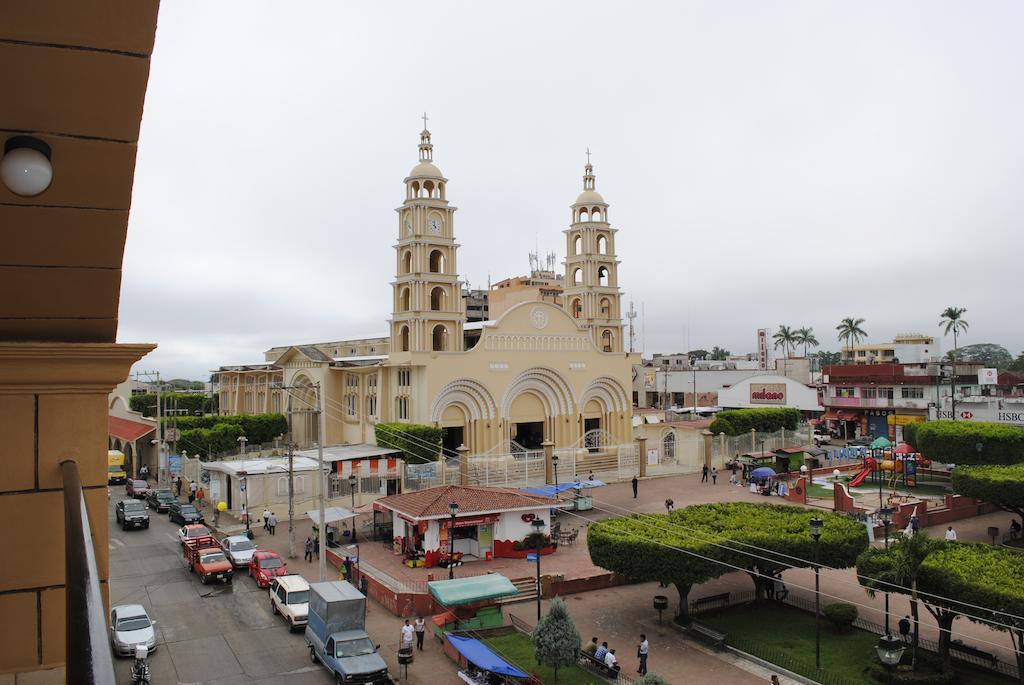 Hotel Arcos Del Parque Acayucan Ngoại thất bức ảnh