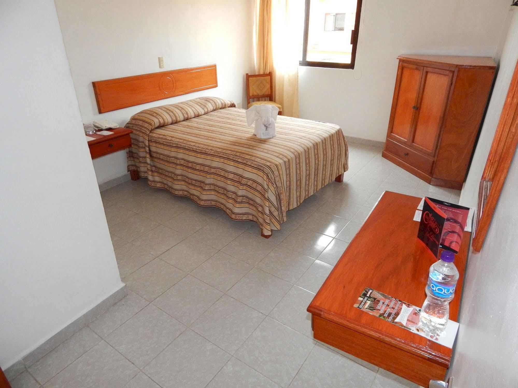 Hotel Arcos Del Parque Acayucan Ngoại thất bức ảnh
