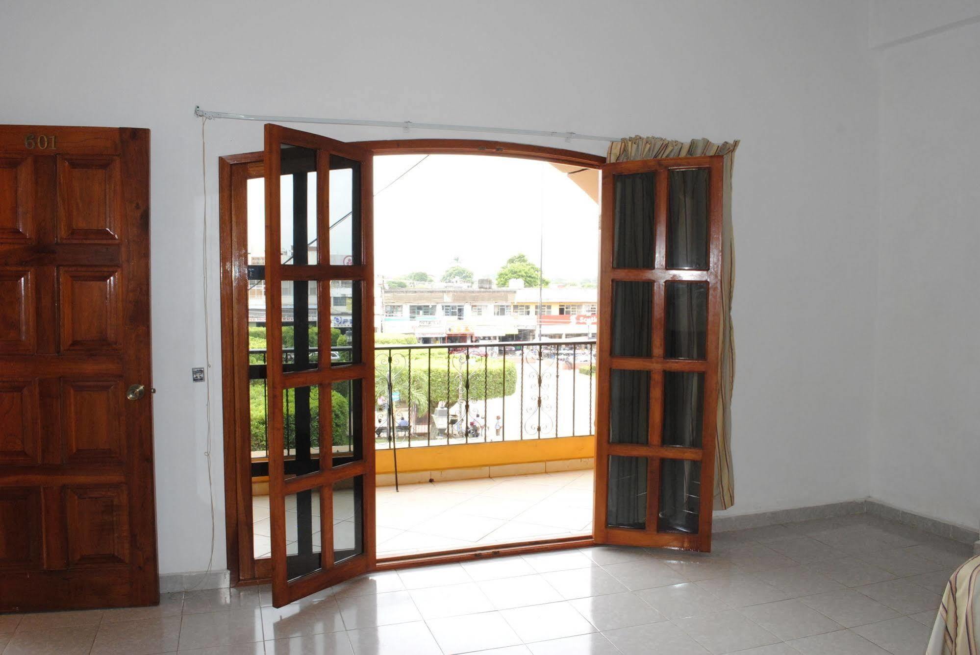 Hotel Arcos Del Parque Acayucan Ngoại thất bức ảnh